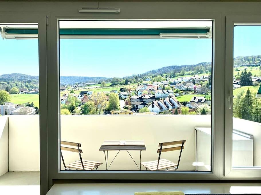 Little Penthouse **** Apartment Dietikon Luaran gambar