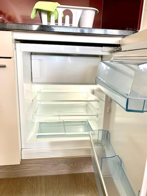 Little Penthouse **** Apartment Dietikon Luaran gambar