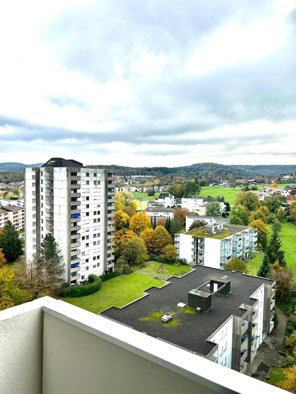 Little Penthouse **** Apartment Dietikon Luaran gambar