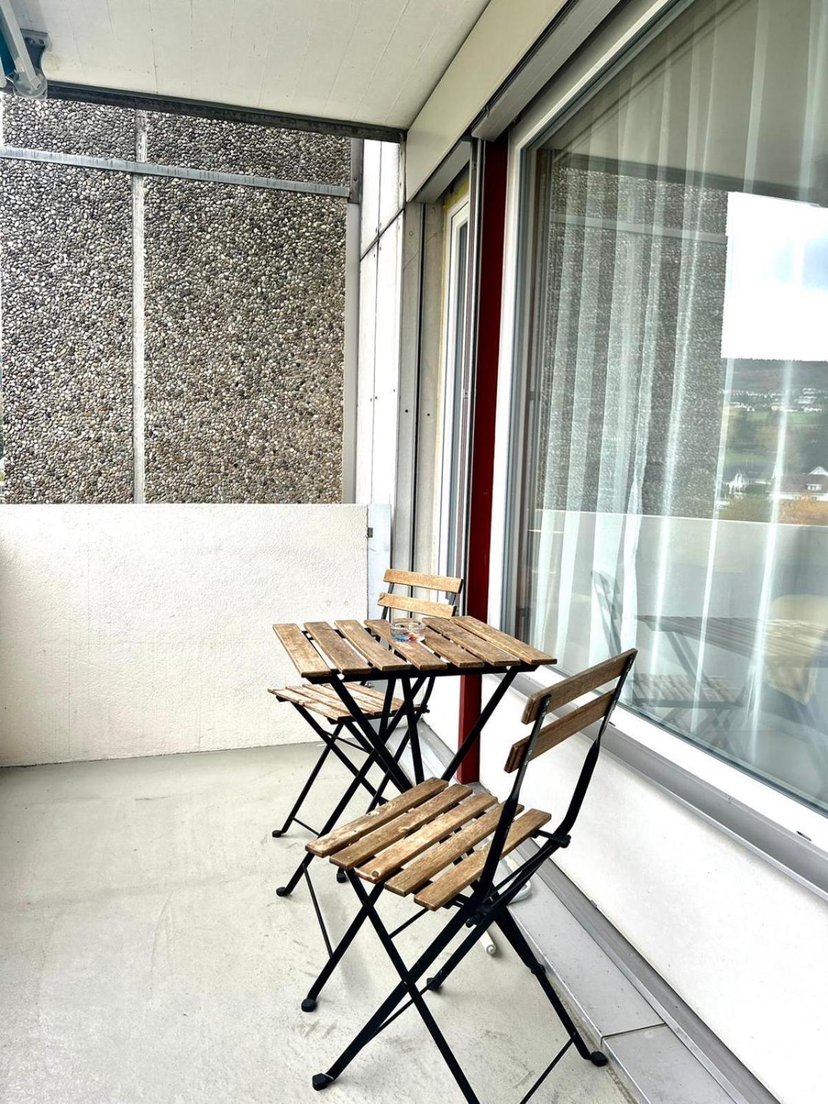 Little Penthouse **** Apartment Dietikon Luaran gambar