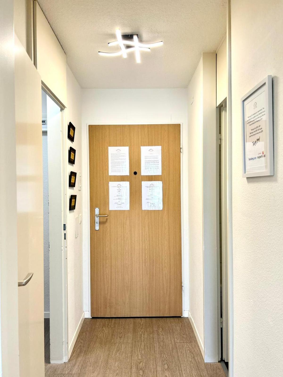 Little Penthouse **** Apartment Dietikon Luaran gambar