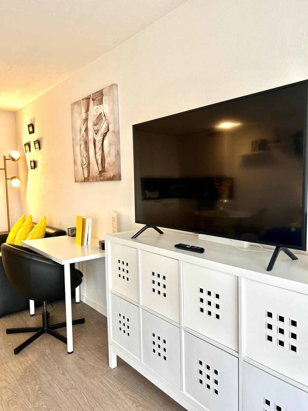 Little Penthouse **** Apartment Dietikon Luaran gambar