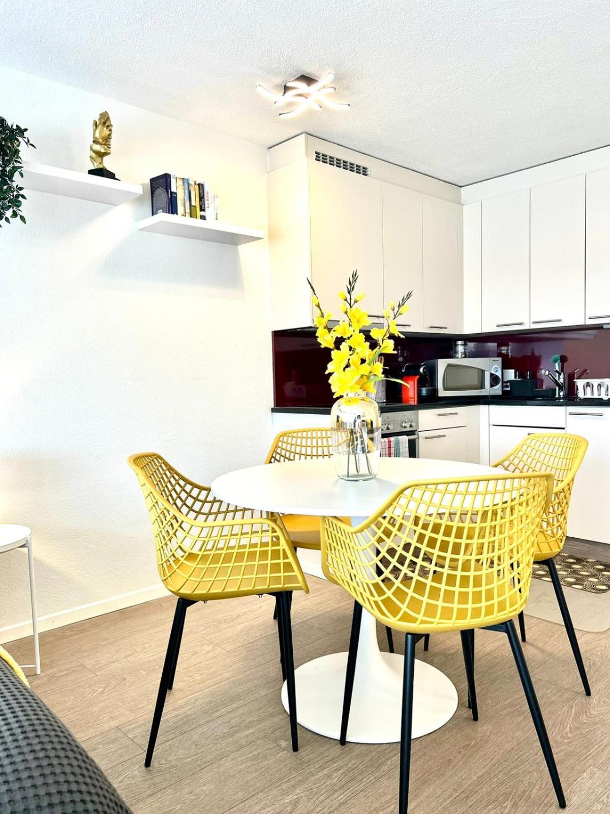 Little Penthouse **** Apartment Dietikon Luaran gambar