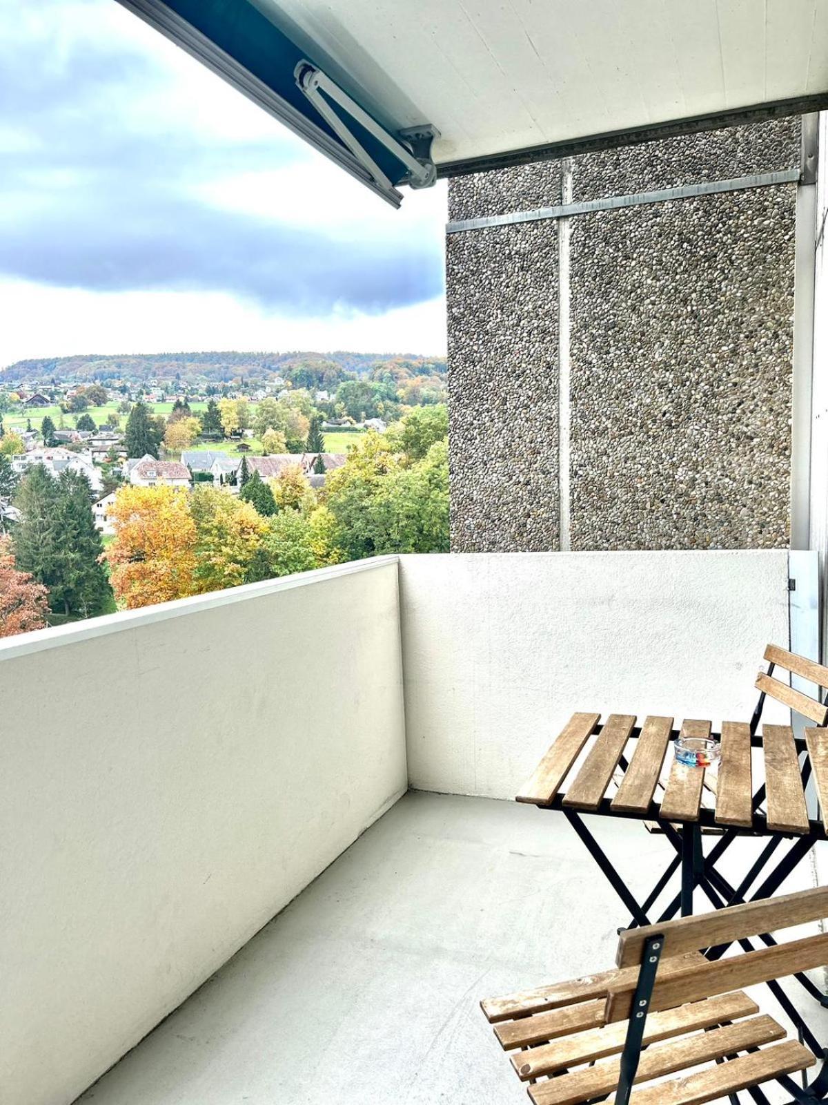 Little Penthouse **** Apartment Dietikon Luaran gambar