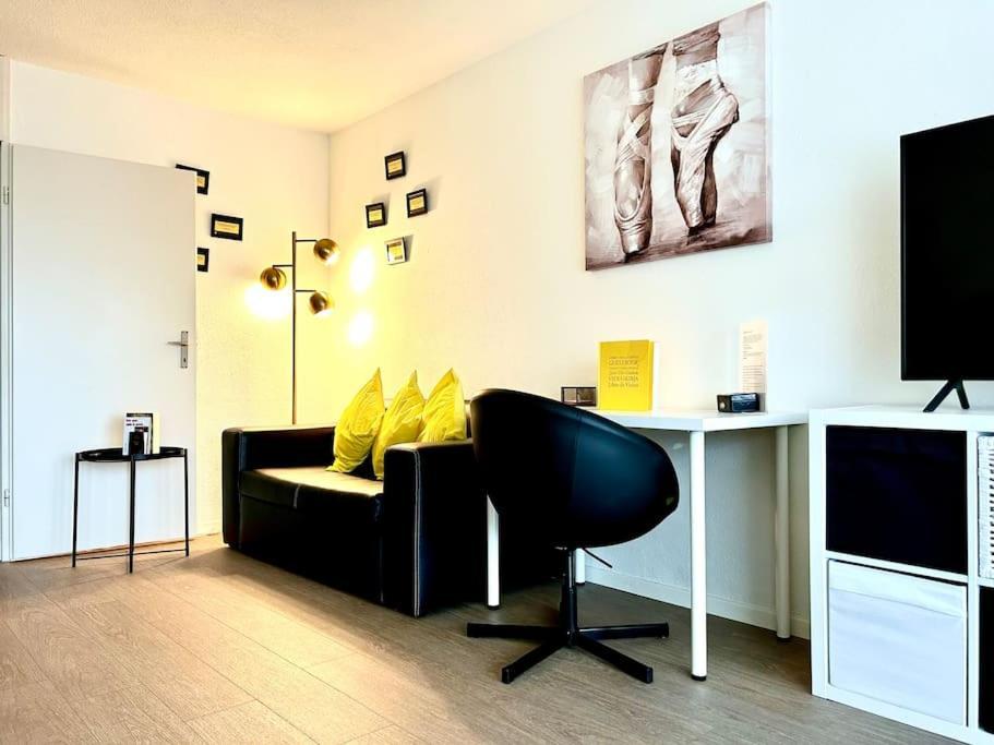 Little Penthouse **** Apartment Dietikon Luaran gambar