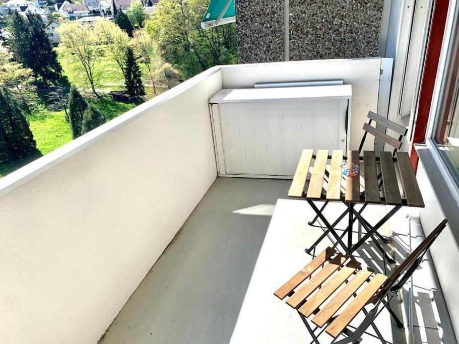 Little Penthouse **** Apartment Dietikon Luaran gambar