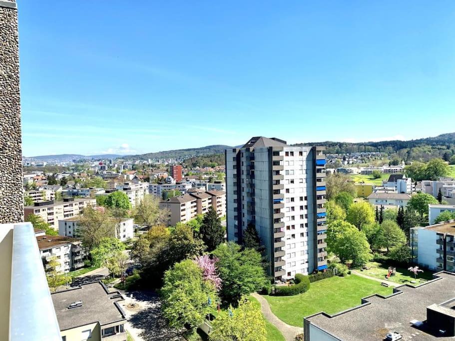 Little Penthouse **** Apartment Dietikon Luaran gambar